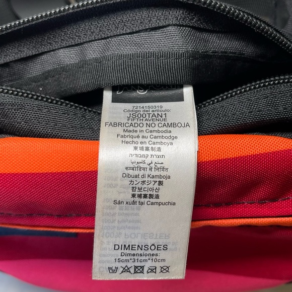 Jansport Fifth Avenue Fanny Pack (Color no longer sold online) - Picture 4 of 4